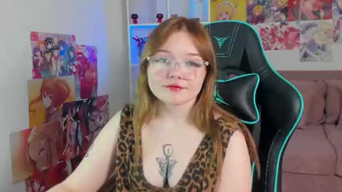 Snapshot of elinavale chatting on 06-11-26, 05:44 elinavale online show from 06-11-26, 05:44