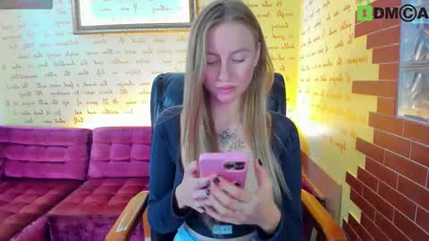 Snapshot of elinor_faith chatting on 10-30-25, 01:45 elinor_faith online show from 10-30-25, 01:45
