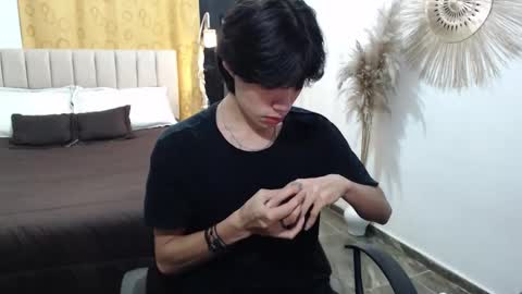 Snapshot of elio_collem chatting on 11-11-25, 08:25 ELIO online show from 11-11-25, 08:25