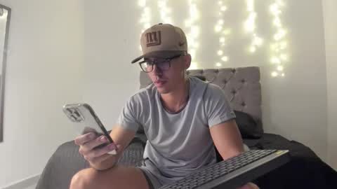 Snapshot of elio_dicaprio chatting on 11-26-25, 03:07 elio_dicaprio online show from 11-26-25, 03:07