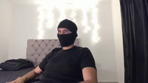 Snapshot of elio_dicaprio chatting on 12-02-25, 01:22 elio_dicaprio online show from 12-02-25, 01:22