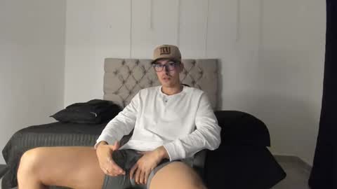 Snapshot of elio_dicaprio chatting on 12-05-25, 01:58 elio_dicaprio online show from 12-05-25, 01:58