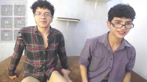 Snapshot of eliotkinky chatting on 02-10-26, 02:10 Elio online show from 02-10-26, 02:10