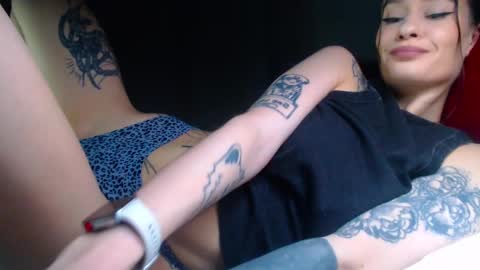 Snapshot of elisa_bright chatting on 03-02-25, 04:53 Tati online show from 03-02-25, 04:53