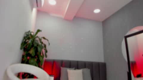 Elisa online show from 12-29-24, 01:13