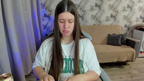 Aletta Oushen online show from 10-04-25, 03:10