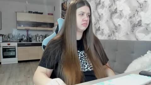 Aletta Oushen online show from 12-04-25, 10:13