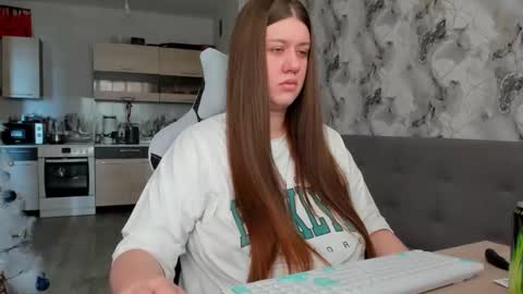 Aletta Oushen online show from 12-14-25, 07:14