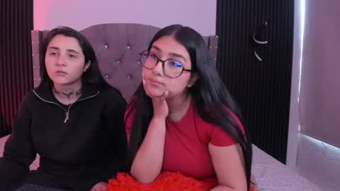 Elisa y Emma online show from 04-27-26, 05:44