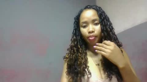 Snapshot of elisabethee chatting on 05-08-26, 12:32 elisabethee online show from 05-08-26, 12:32
