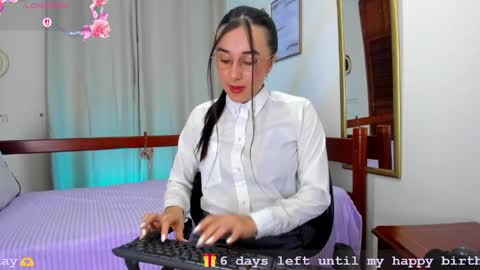 Snapshot of elisabetta_amour chatting on 05-15-26, 10:11 Eli online show from 05-15-26, 10:11