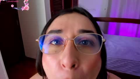 Snapshot of elisabetta_amour chatting on 05-24-26, 10:20 Eli online show from 05-24-26, 10:20
