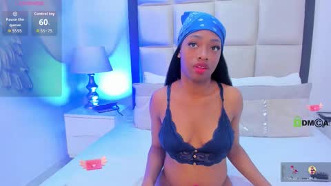 Snapshot of elisabettamonroy chatting on 10-22-25, 03:01 elisabettamonroy online show from 10-22-25, 03:01