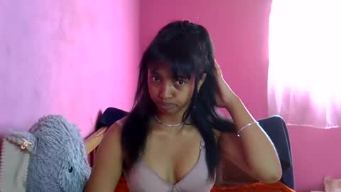Snapshot of elisah01 chatting on 06-04-26, 05:13 elisah01 online show from 06-04-26, 05:13
