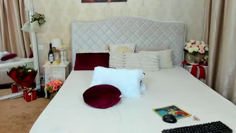 Elissa online show from 12-31-24, 01:26