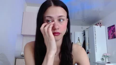 Snapshot of eliscuteblonde chatting on 06-06-26, 07:24 Elis online show from 06-06-26, 07:24