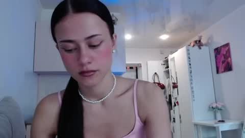 Snapshot of eliscuteblonde chatting on 06-12-26, 05:50 Elis online show from 06-12-26, 05:50