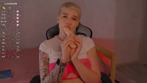 elise_day online show from 06-25-26, 02:10