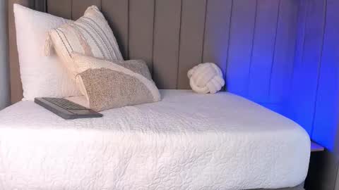 Elise diamond online show from 03-23-26, 02:15