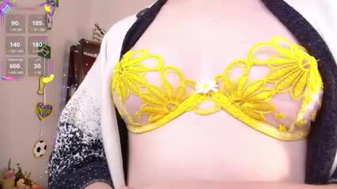 Snapshot of elise_nyx chatting on 06-13-26, 12:47 elise_nyx online show from 06-13-26, 12:47