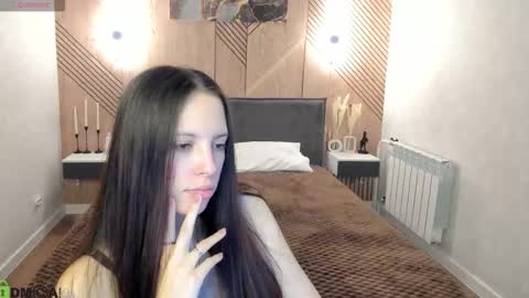 Elise online show from 03-05-26, 01:12