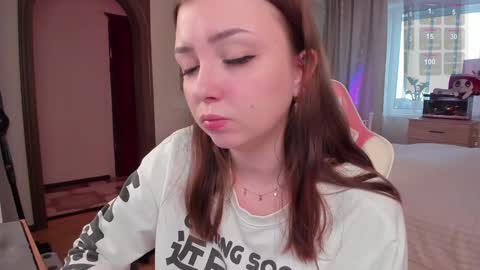Snapshot of elisejays chatting on 01-26-25, 10:23 Elise online show from 01-26-25, 10:23
