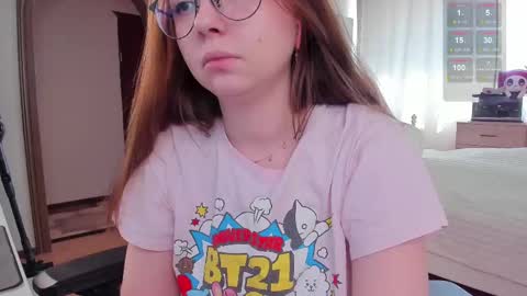 Snapshot of elisejays chatting on 03-08-25, 10:43 Elise online show from 03-08-25, 10:43