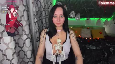 Snapshot of eliseroyalty chatting on 10-22-25, 03:45 EliseRoyalty online show from 10-22-25, 03:45
