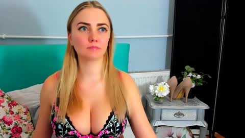 Elise online show from 01-17-25, 05:51