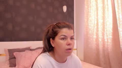 Elly online show from 11-03-25, 08:59