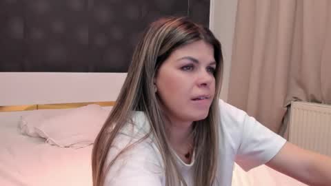 Elly online show from 03-19-26, 09:08