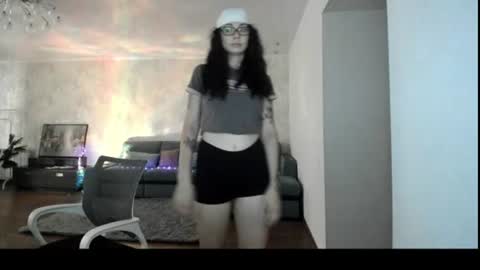 Snapshot of elisskriter chatting on 07-23-26, 12:14 Eliss online show from 07-23-26, 12:14