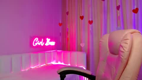 Snapshot of elissstoun chatting on 02-20-25, 05:23 ElissStoun online show from 02-20-25, 05:23