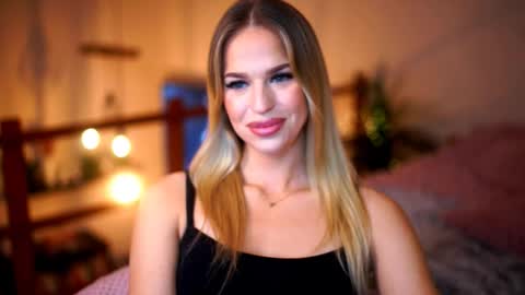 Snapshot of elister_alison chatting on 11-07-25, 04:40 Sunflower online show from 11-07-25, 04:40