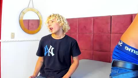 Snapshot of elite__models chatting on 05-26-26, 08:05 Valentino Konny y Jhon online show from 05-26-26, 08:05