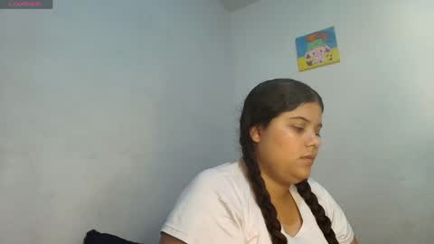 Snapshot of elivanegas chatting on 05-08-26, 01:33 Eli Vanegas online show from 05-08-26, 01:33