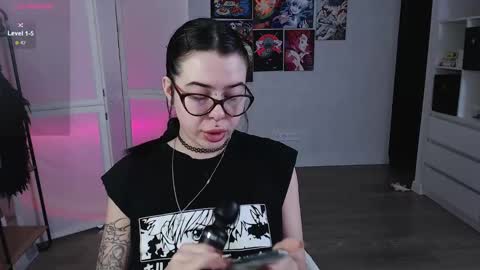 Snapshot of eliza_benet_ chatting on 01-20-25, 02:32 Ari online show from 01-20-25, 02:32