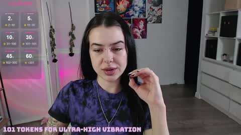 Snapshot of eliza_benet_ chatting on 02-28-25, 02:31 Ari online show from 02-28-25, 02:31