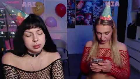 Snapshot of eliza_benet_ chatting on 10-17-25, 03:14 Ari online show from 10-17-25, 03:14