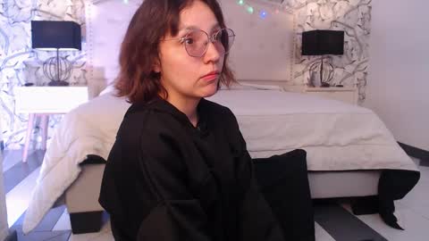 Eliza online show from 11-22-25, 07:24