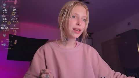 Snapshot of eliza_sadcat chatting on 10-13-25, 09:59 Elizabeth online show from 10-13-25, 09:59