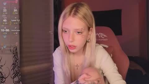 Snapshot of eliza_sadcat chatting on 10-25-25, 08:14 Elizabeth online show from 10-25-25, 08:14