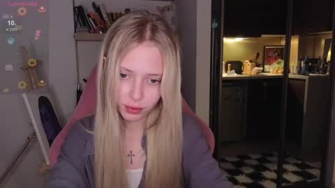 Snapshot of eliza_sadcat chatting on 12-17-25, 02:45 Elizabeth online show from 12-17-25, 02:45