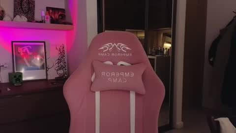 Elizabeth online show from 03-12-26, 07:42