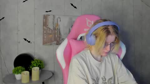 Elizabeth online show from 11-05-25, 01:27