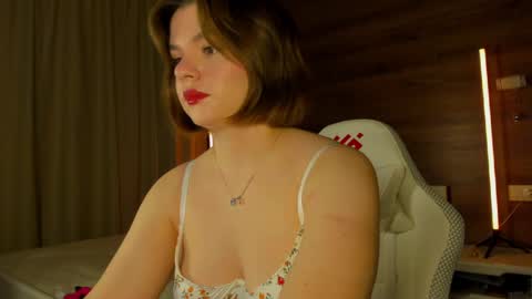Snapshot of elizabeth_hottie chatting on 05-21-26, 12:28 Elizabeth online show from 05-21-26, 12:28
