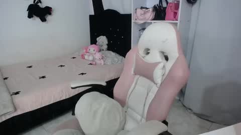  Elizabeth  online show from 01-07-26, 02:25