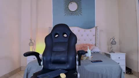 Snapshot of elizabeth_santos1 chatting on 04-26-26, 12:41 Elizabeth online show from 04-26-26, 12:41