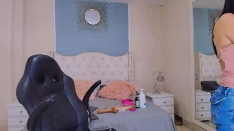 Snapshot of elizabeth_santos1 chatting on 05-29-26, 10:08 Elizabeth online show from 05-29-26, 10:08