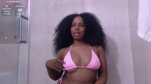 Snapshot of elizabethbell_ chatting on 10-19-25, 03:29 Elizabeth online show from 10-19-25, 03:29